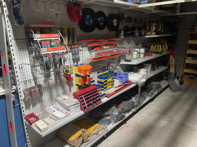 Vente d'outillage pour le batiment et travaux publics à sarreguemines en moselle